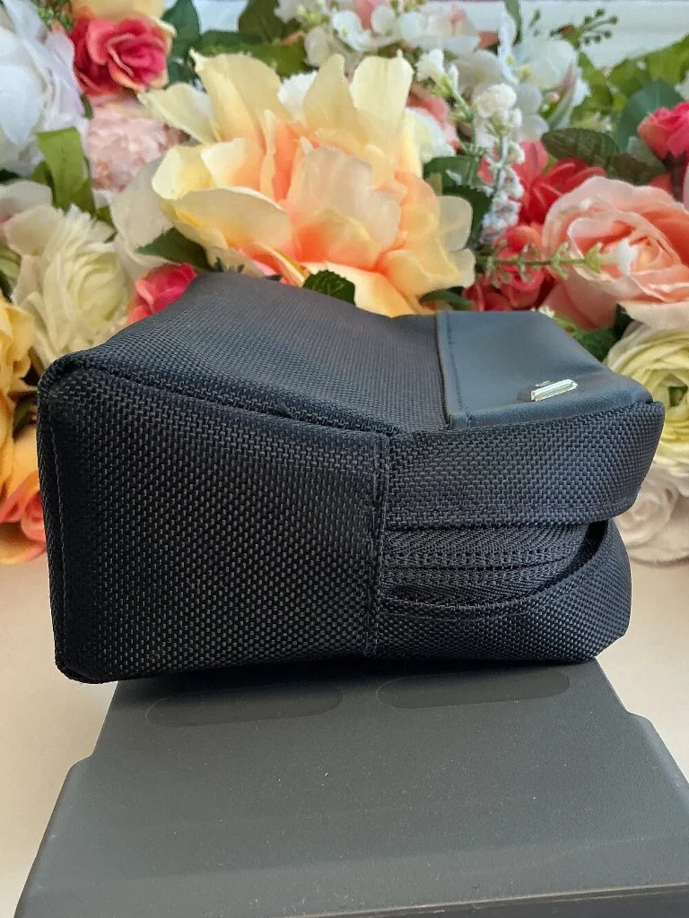 TUMI for Delta Navy Travel Amenity Toiletry Cosmetic Pouch